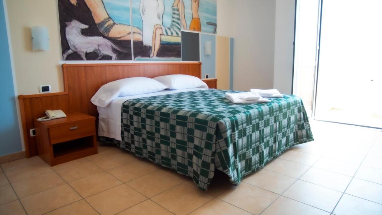 Hotel Royal Giulianova Dış mekan fotoğraf