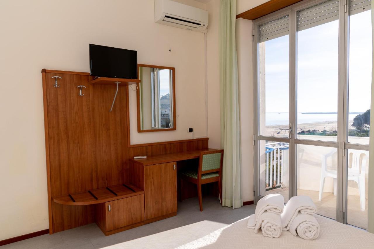 Hotel Royal Giulianova Dış mekan fotoğraf
