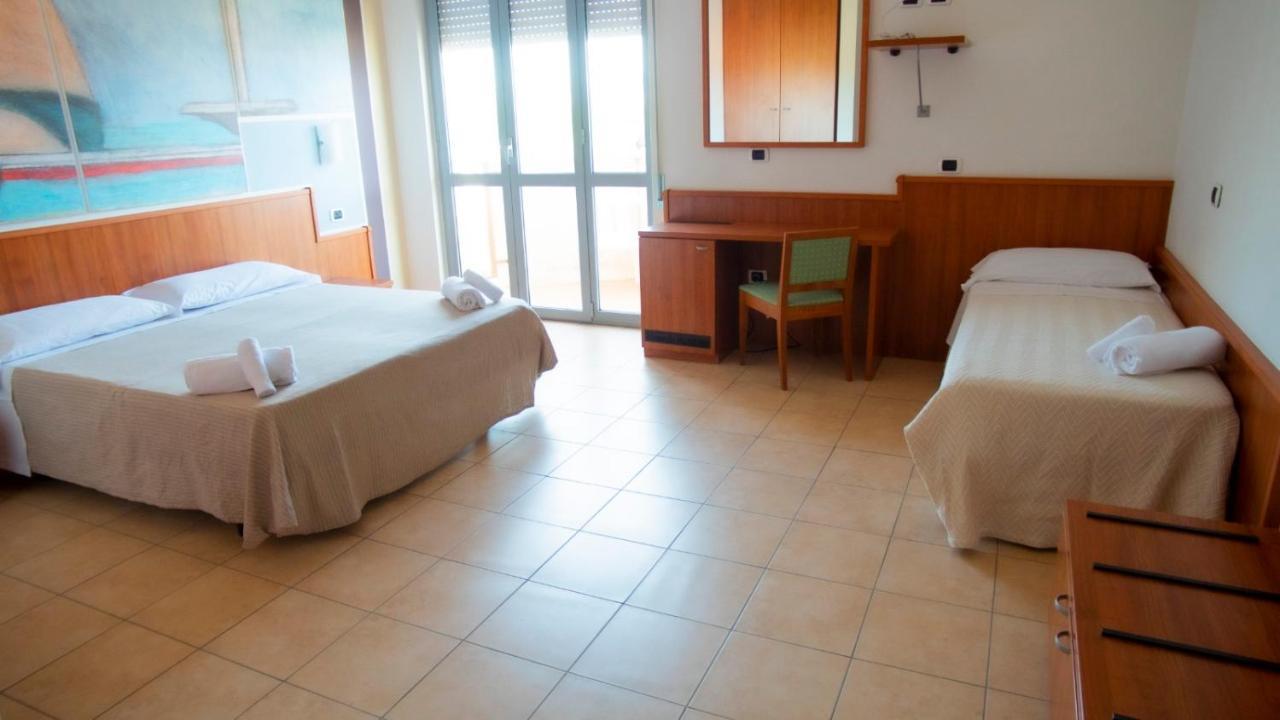 Hotel Royal Giulianova Dış mekan fotoğraf