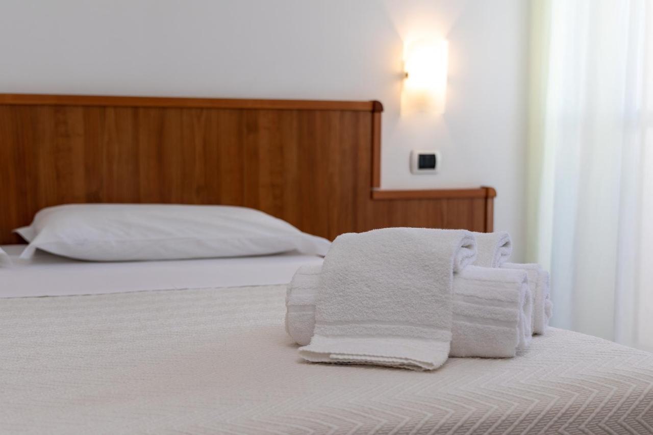 Hotel Royal Giulianova Dış mekan fotoğraf