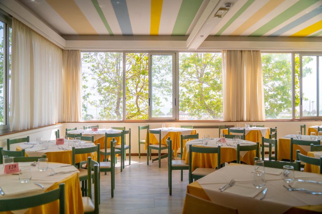 Hotel Royal Giulianova Dış mekan fotoğraf