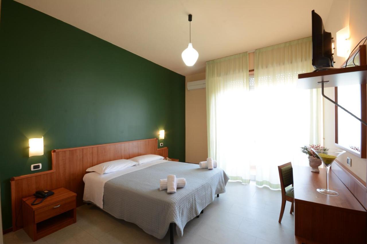 Hotel Royal Giulianova Dış mekan fotoğraf