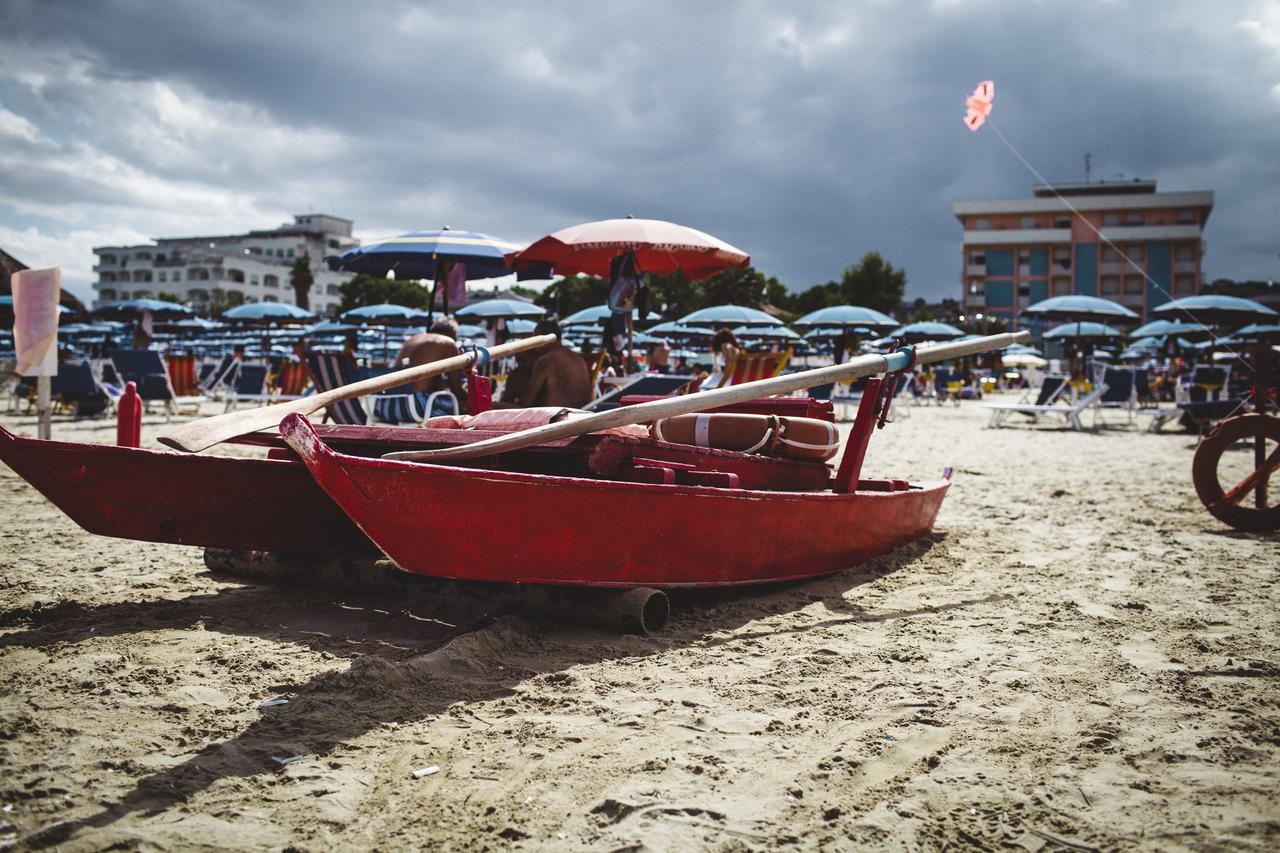 Hotel Royal Giulianova Dış mekan fotoğraf